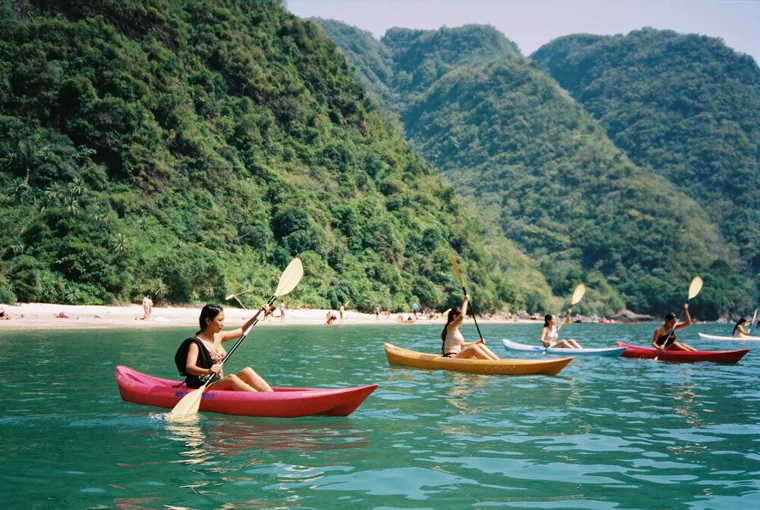 Hiking a Hong Kong country park trail